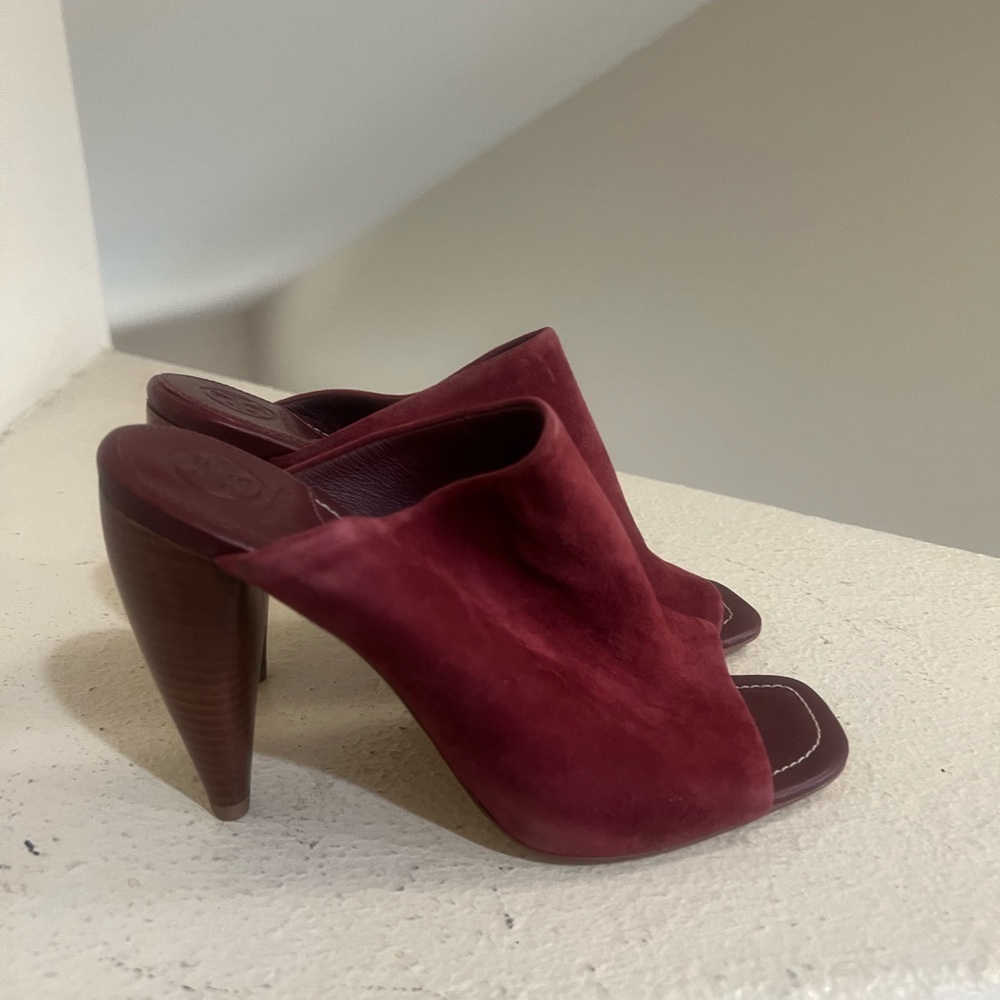 Tory Burch Maroon‎ Red Ellis Suede Thick Heeled Mules Sandals Open Toes Size 7